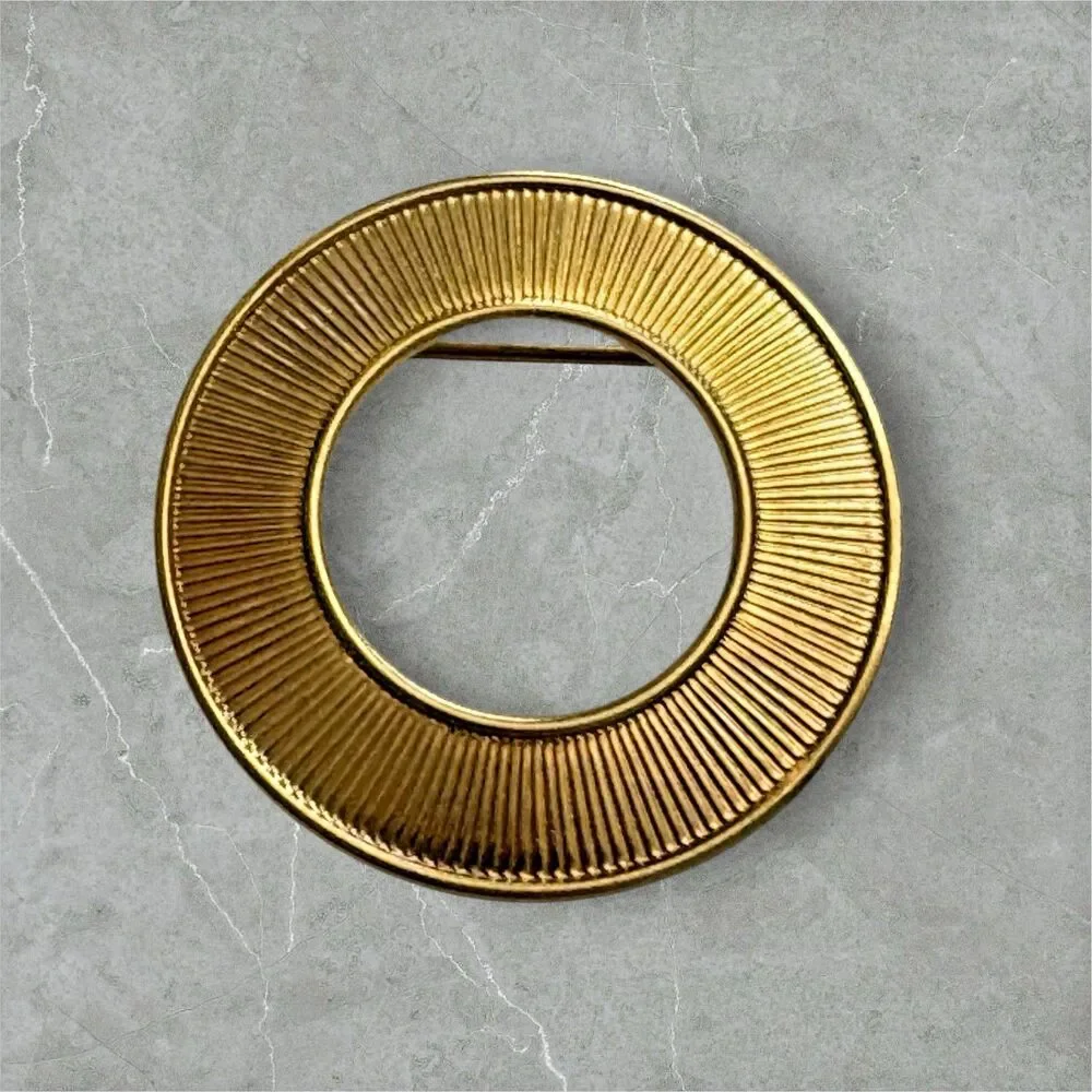 Vintage Gold Tone Textured Circle Brooch 1.25 Inch Scarf Pin